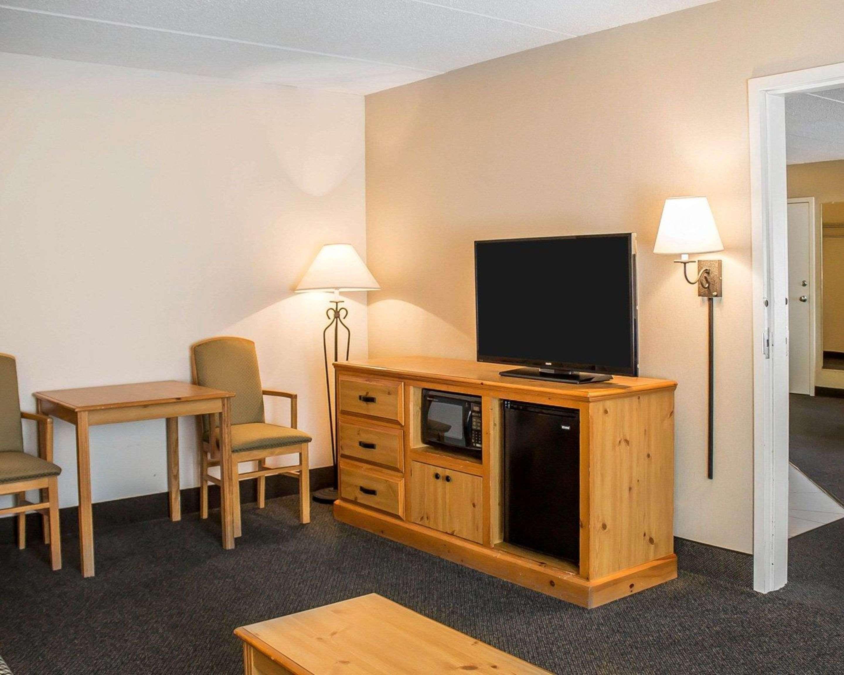 Quality Inn Rhinelander Bagian luar foto