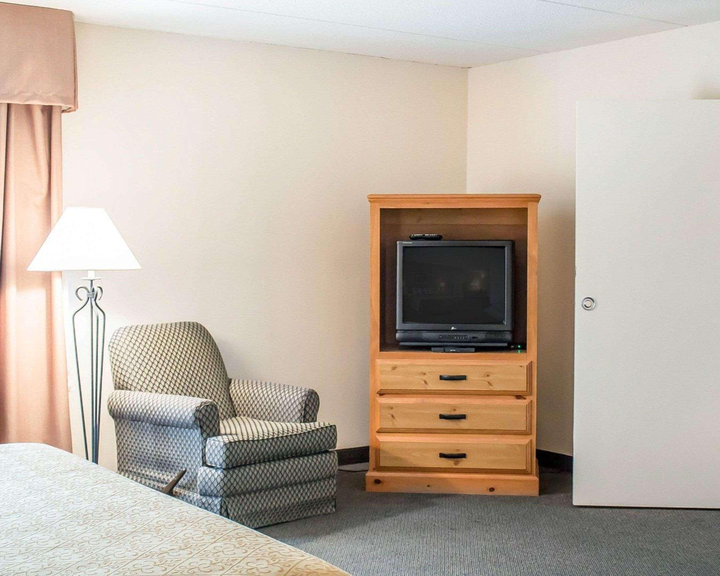 Quality Inn Rhinelander Bagian luar foto