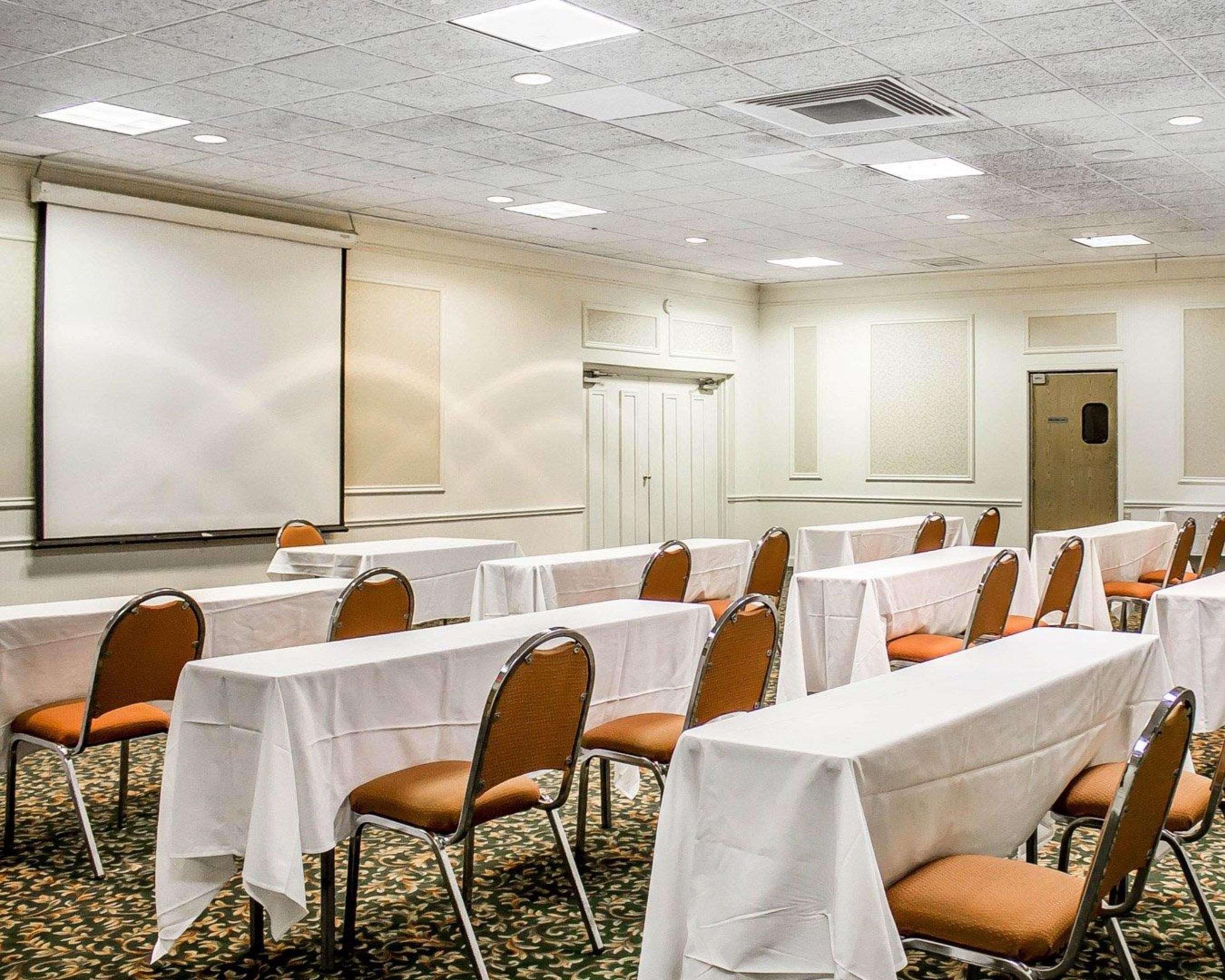 Quality Inn Rhinelander Bagian luar foto