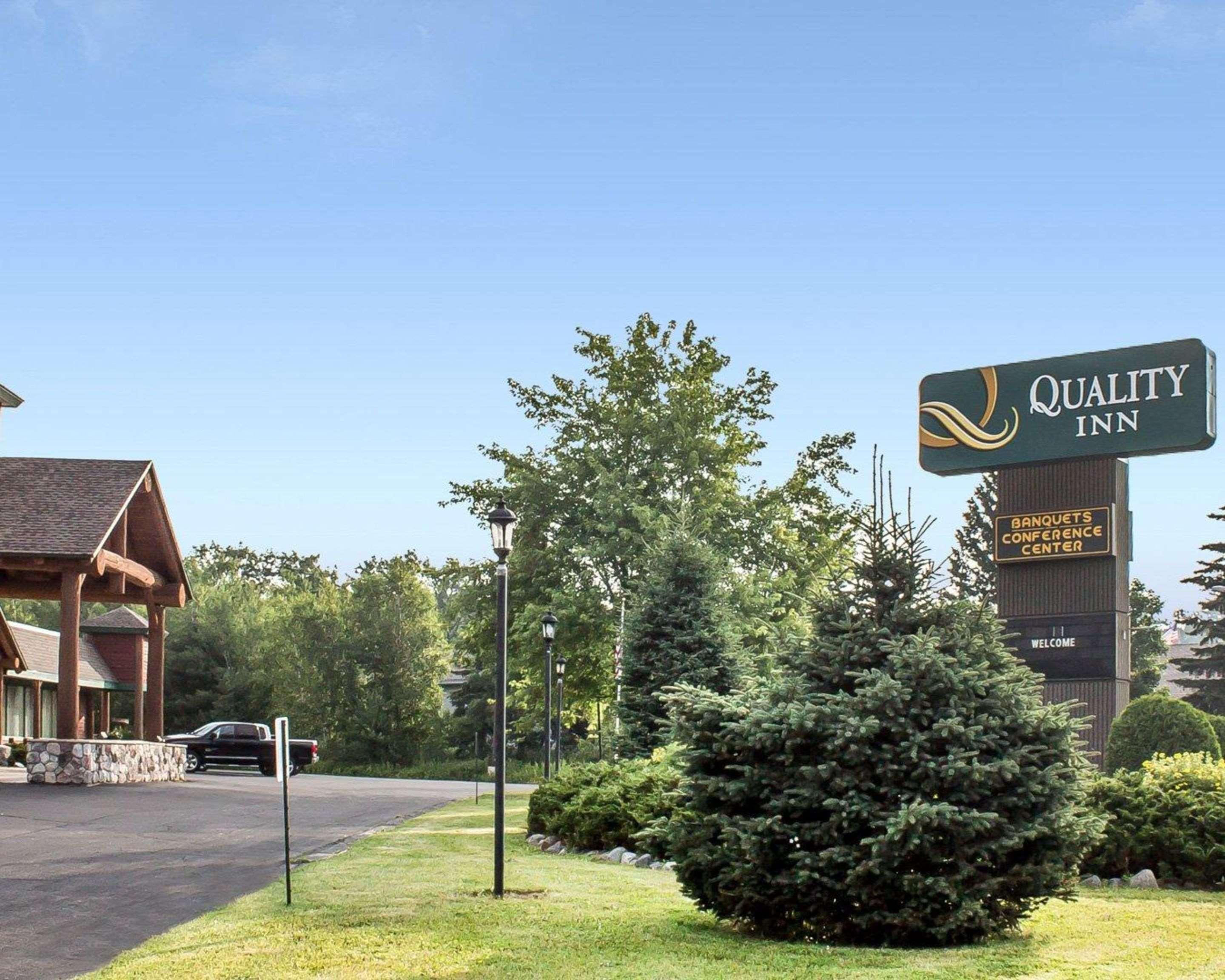 Quality Inn Rhinelander Bagian luar foto
