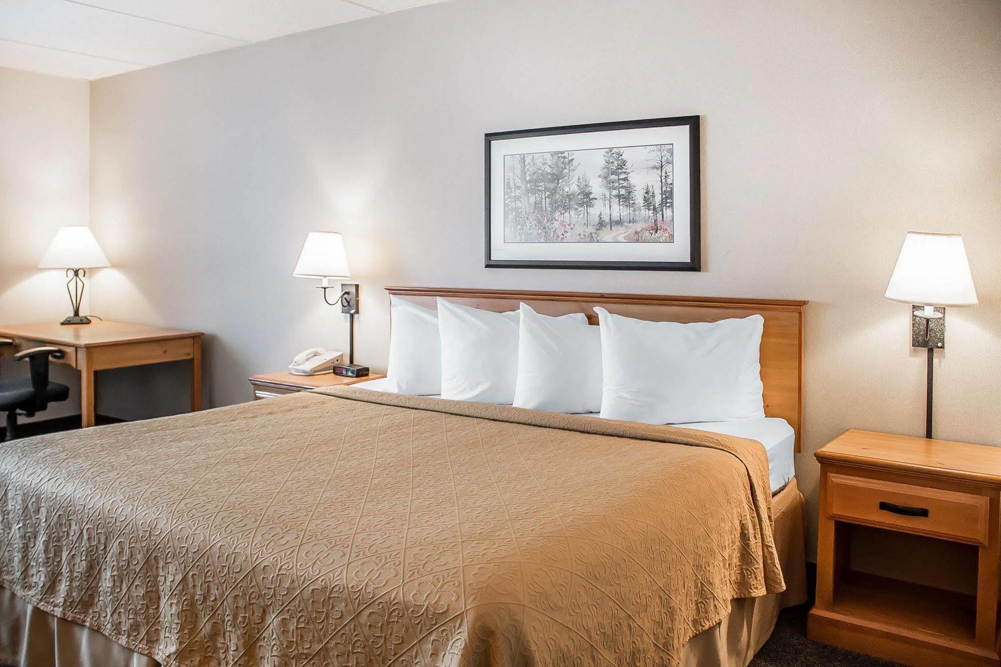 Quality Inn Rhinelander Bagian luar foto