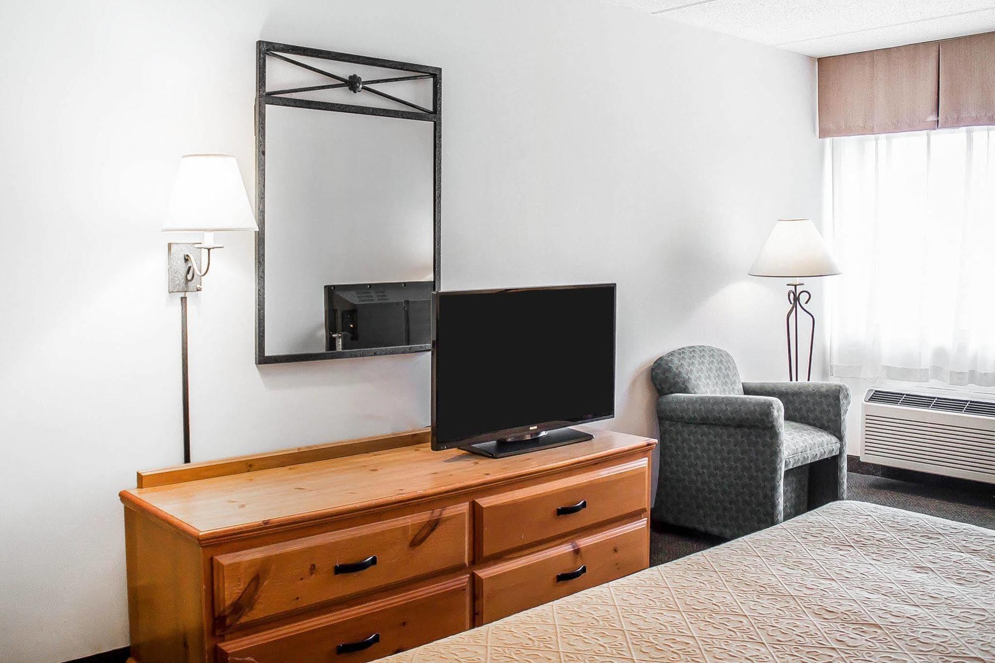 Quality Inn Rhinelander Bagian luar foto