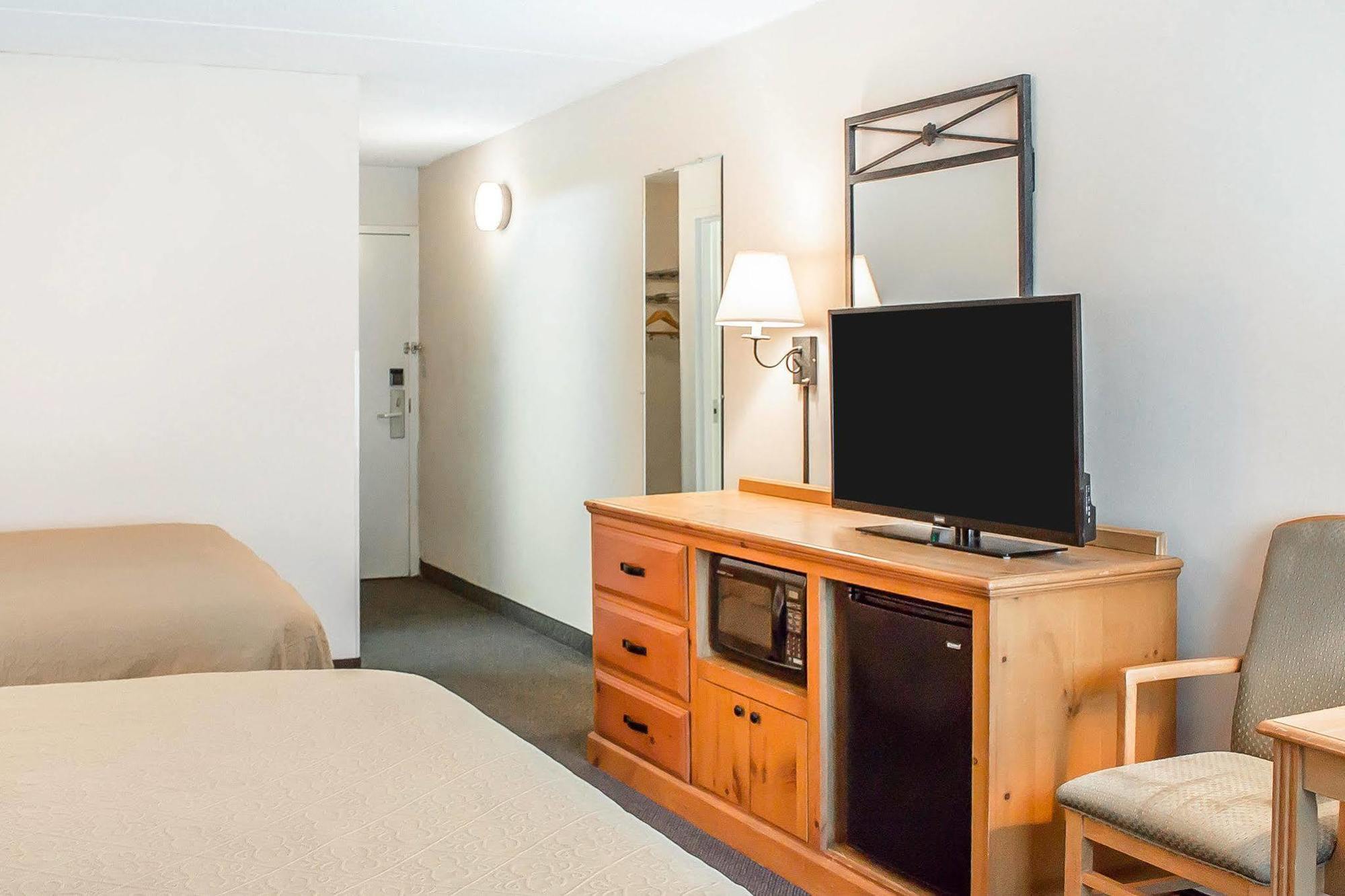 Quality Inn Rhinelander Bagian luar foto